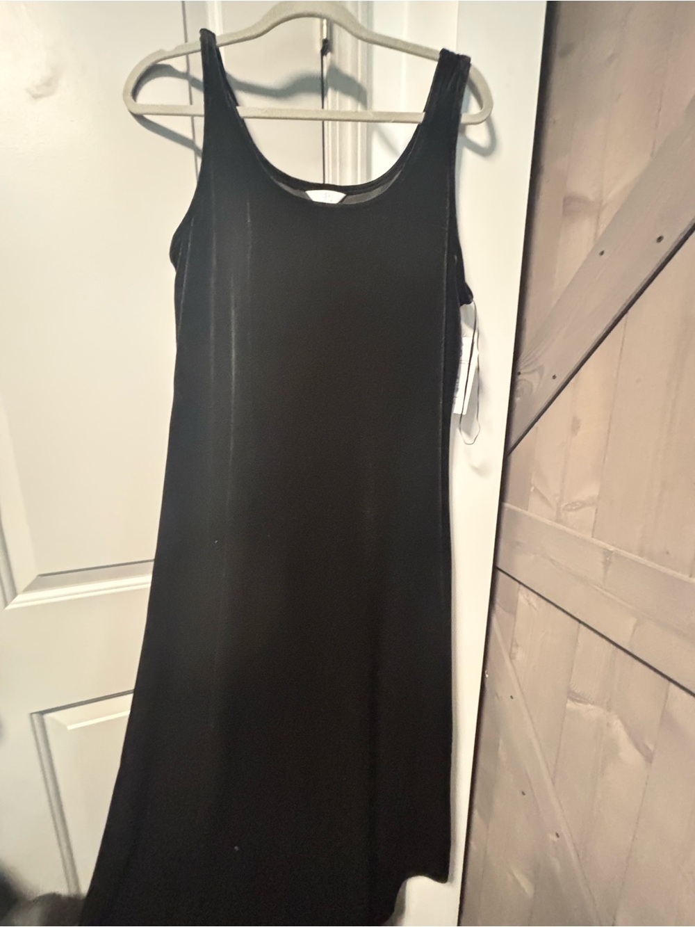 Classic Black Sleeveless Velvet Maxi Dress